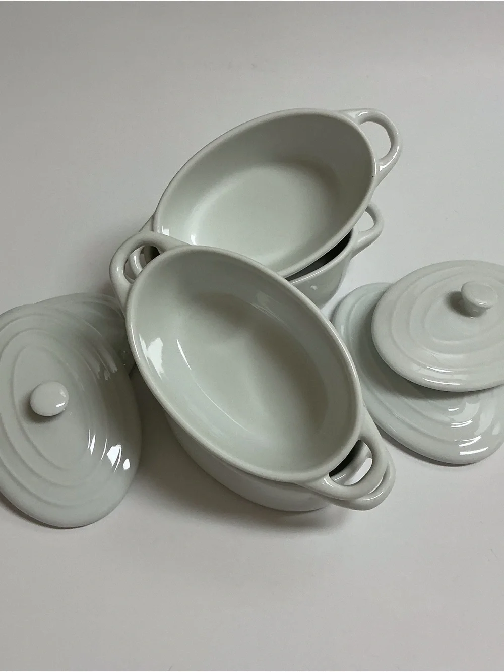 Pier 1 White Baking Dish SET OF 4 Lids 7.5 oz Minicocotte Souffle Ramekin Bakers